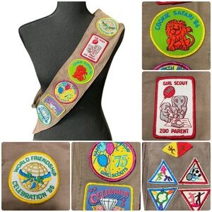 Brownies Girl Scouts Sash with Colorful Patches Troupe 220